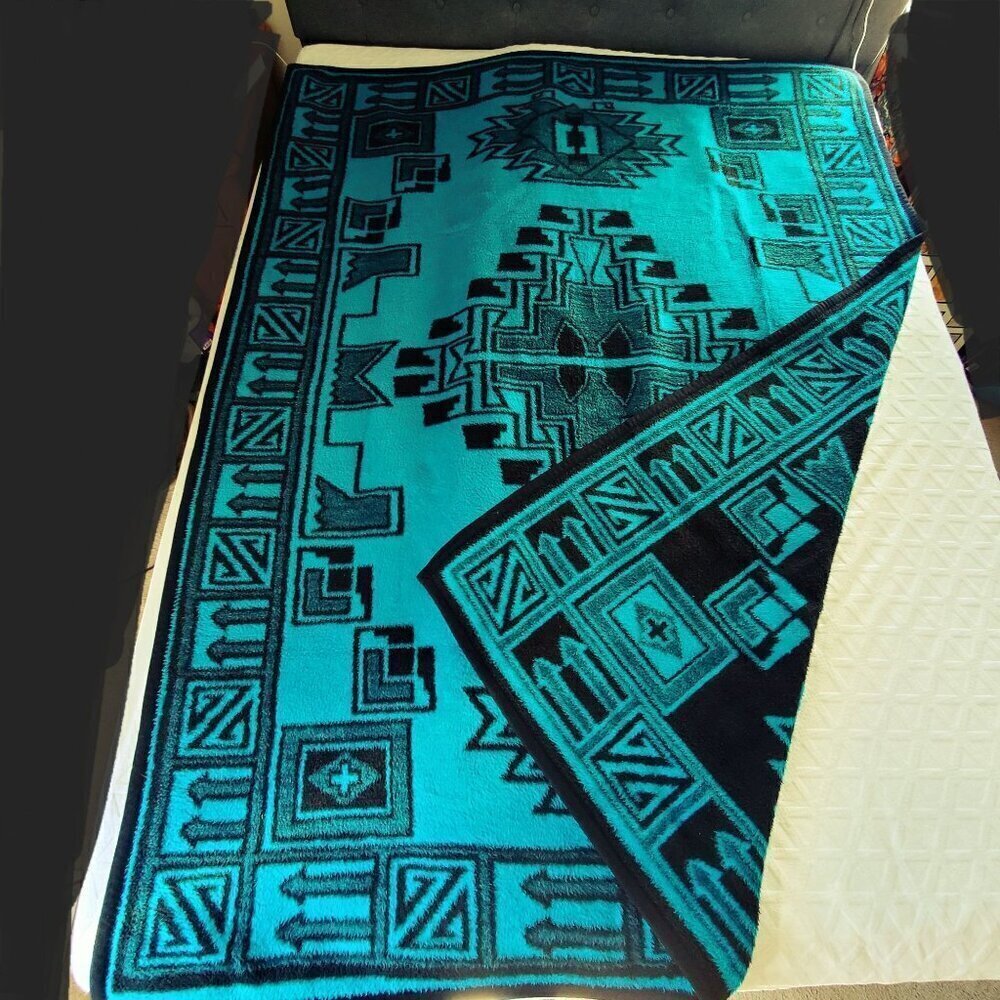 VTG Ibena Reversible Southwestern Blanket Tribal Design 58"x73" Made In Turkey